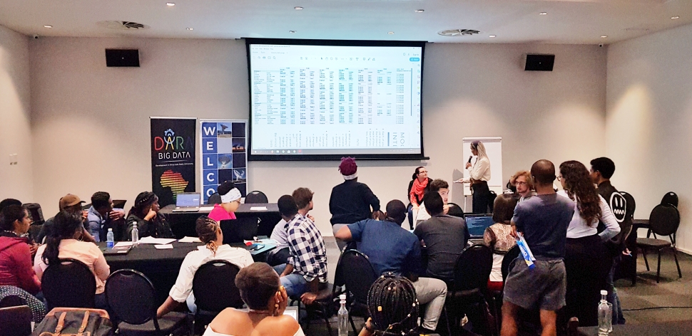 IDIA team facilitating a hackathon at a DARA Big Data meeting